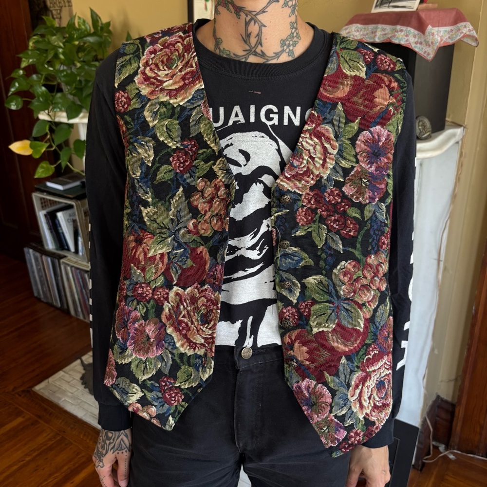 💀 SOLD 💀 Vintage 90s Black Floral Tapestry Vest 5 Button Bobbie Brooks ~ Size S - Picture 2 of 9